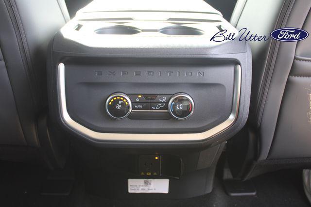 new 2025 Ford Expedition car, priced at $64,995