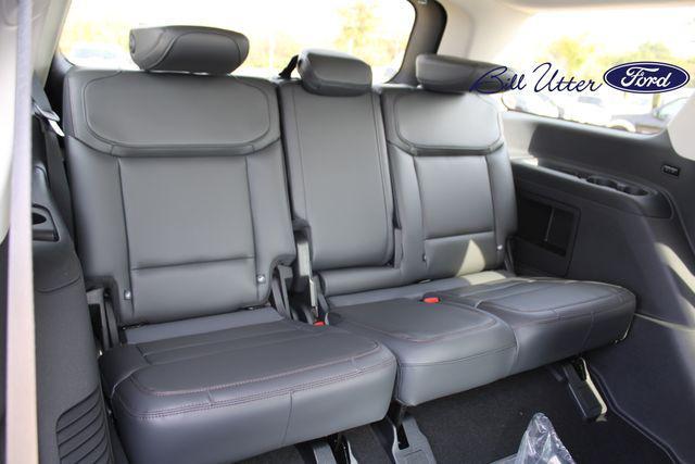 new 2025 Ford Expedition car, priced at $64,995