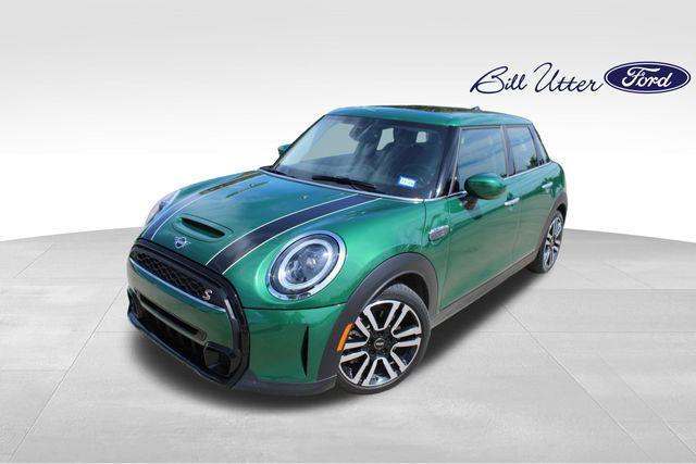 used 2022 MINI Hardtop car, priced at $20,588