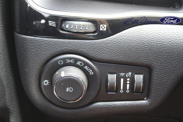 used 2021 Jeep Cherokee car, priced at $15,519