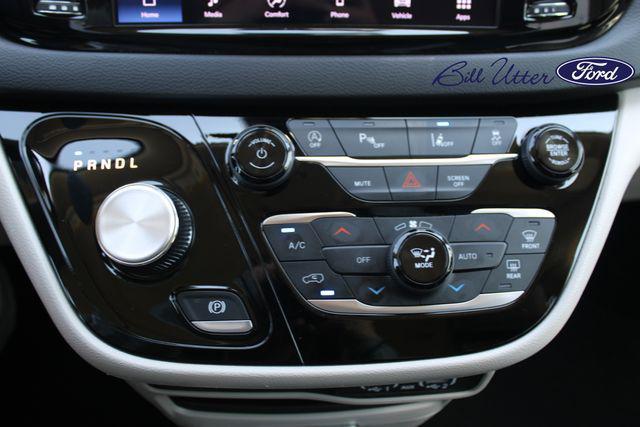 used 2024 Chrysler Pacifica car, priced at $22,584