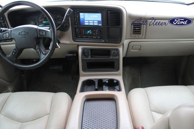 used 2005 Chevrolet Avalanche car, priced at $11,600