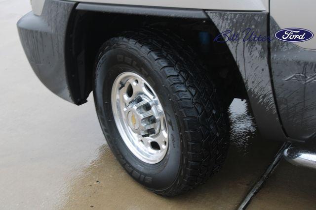 used 2005 Chevrolet Avalanche car, priced at $11,600