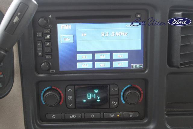 used 2005 Chevrolet Avalanche car, priced at $11,600