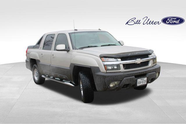 used 2005 Chevrolet Avalanche car, priced at $11,600