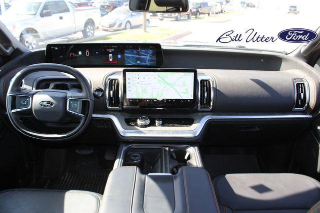 used 2025 Ford Expedition car