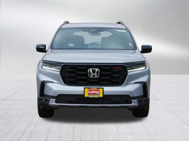 new 2025 Honda Pilot car, priced at $46,670