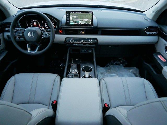 new 2025 Honda Pilot car, priced at $48,073