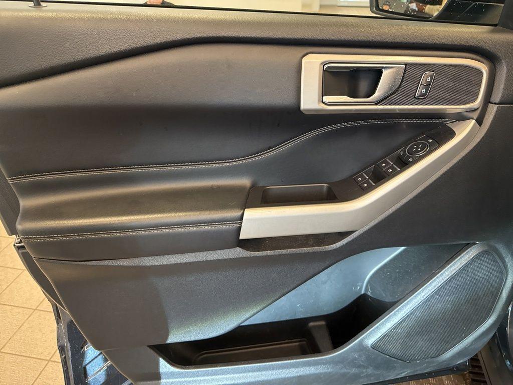 used 2022 Ford Explorer car, priced at $18,999