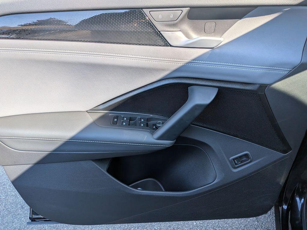 used 2025 Volkswagen Tiguan car, priced at $34,900