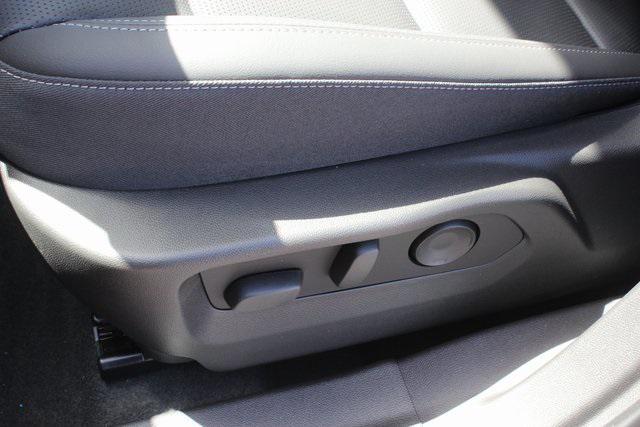 new 2025 Buick Envision car, priced at $35,279