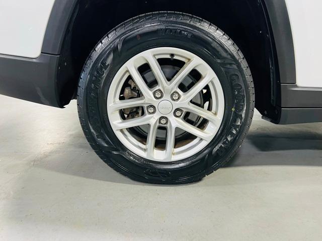 used 2023 Jeep Grand Cherokee L car, priced at $27,500