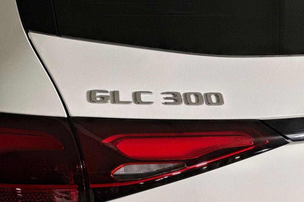Mercedes-Benz GLC view 20