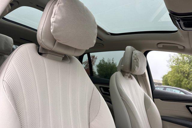 new 2026 Mercedes-Benz EQS 400 car, priced at $94,485