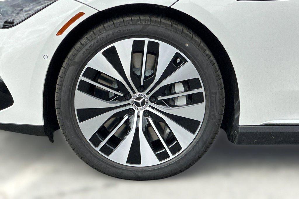 Mercedes-Benz EQE view 10