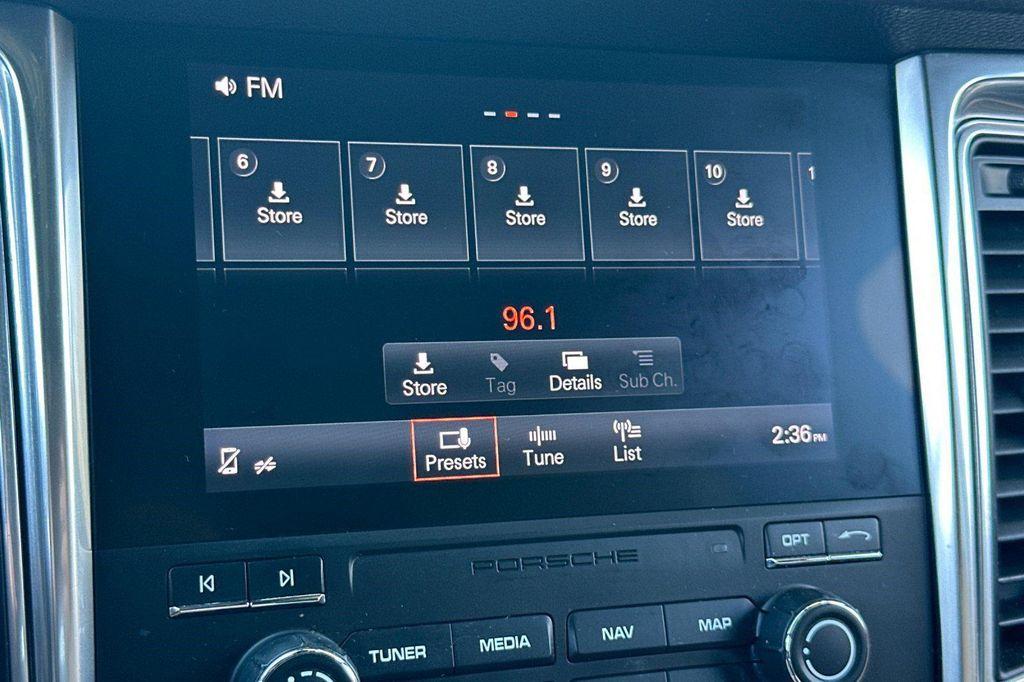 Porsche Macan view 19