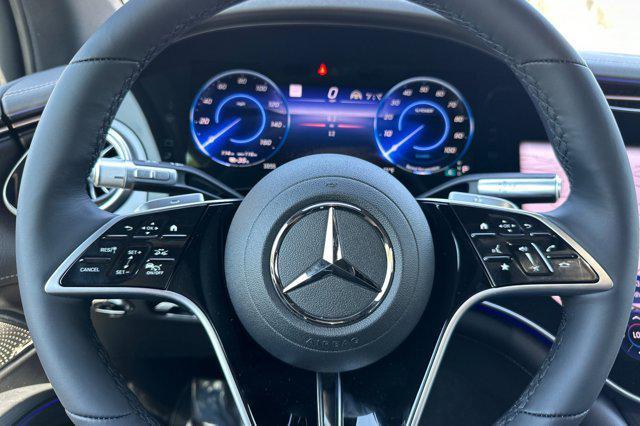 new 2026 Mercedes-Benz EQS 400 car, priced at $91,405