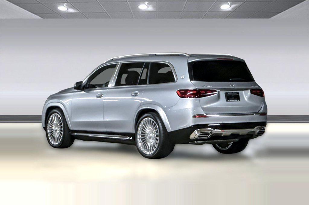 Mercedes-Benz GLS view 3
