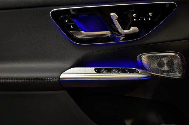 new 2026 Mercedes-Benz GLC 300 car