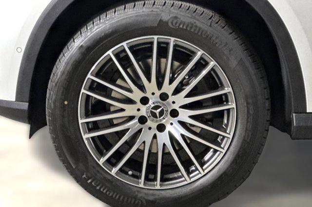 new 2026 Mercedes-Benz GLC 300 car