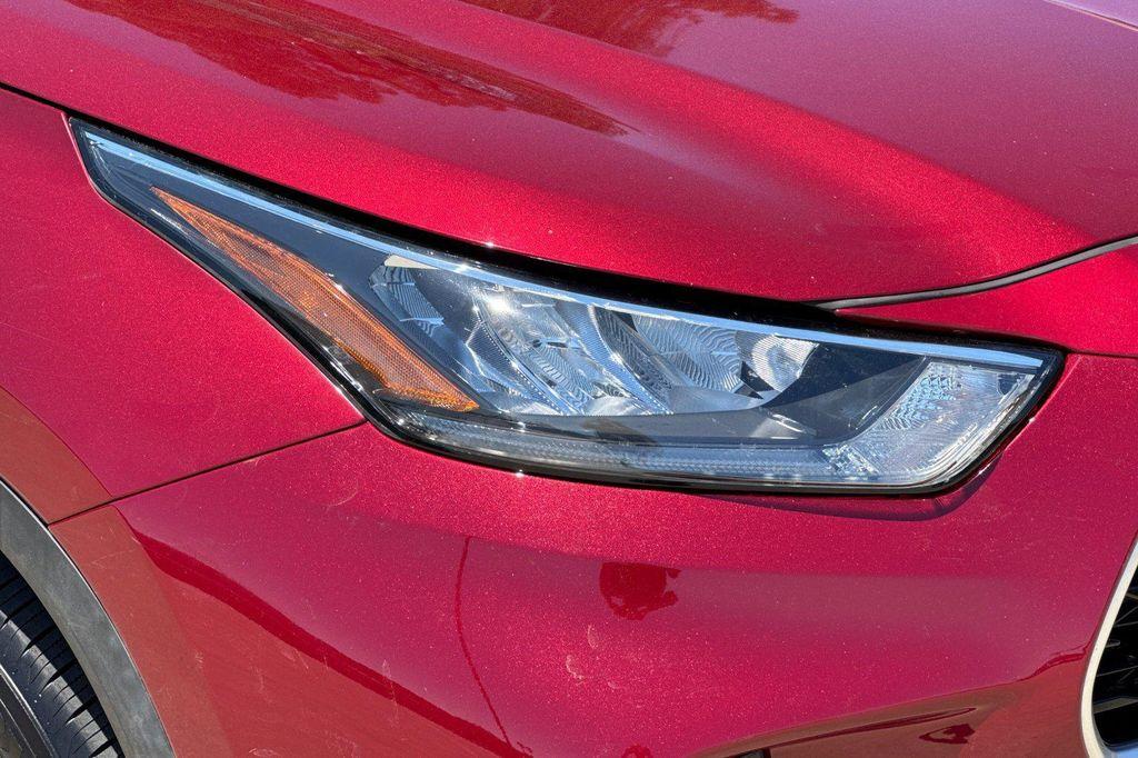 used 2020 Toyota Highlander car, priced at $24,673