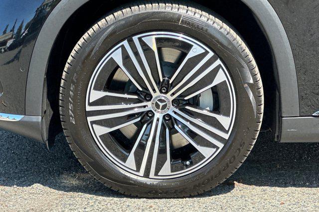 new 2026 Mercedes-Benz EQS 400 car, priced at $91,405