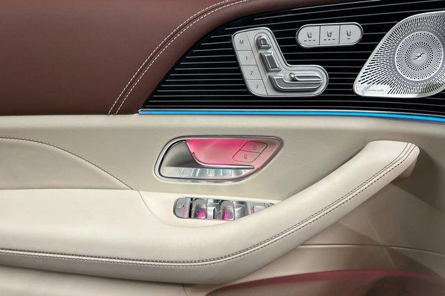 new 2026 Mercedes-Benz Maybach GLS 600 car, priced at $196,505