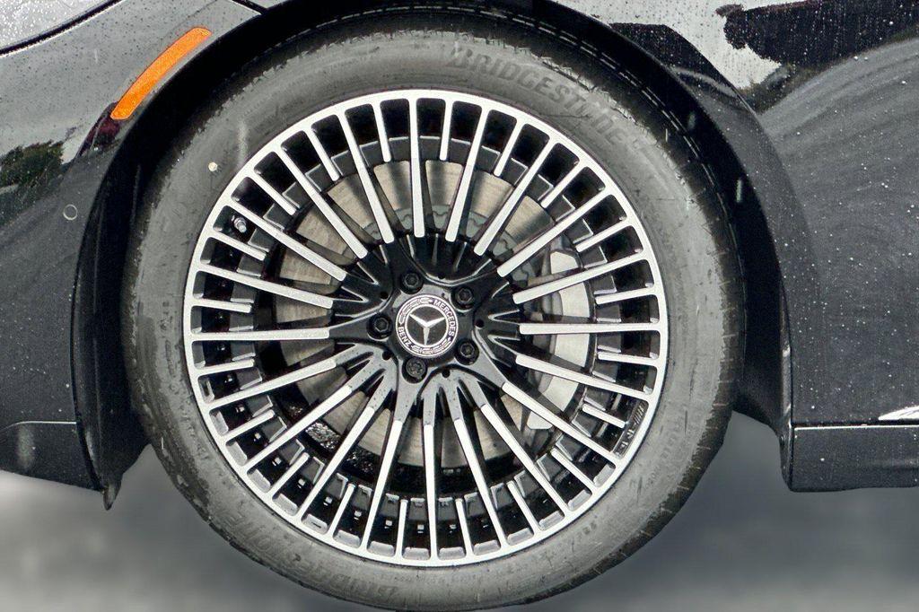 Mercedes-Benz EQS view 11
