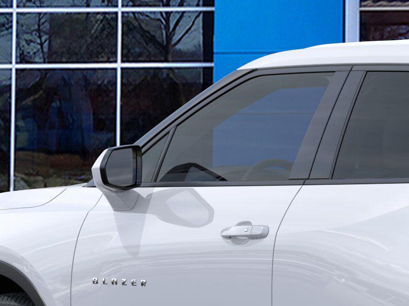 new 2025 Chevrolet Blazer car, priced at $31,995