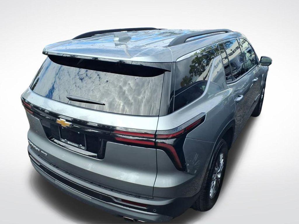 used 2025 Chevrolet Traverse car, priced at $38,990