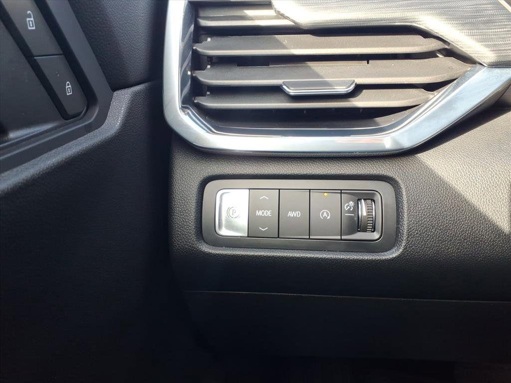 used 2025 GMC Acadia car, priced at $37,990