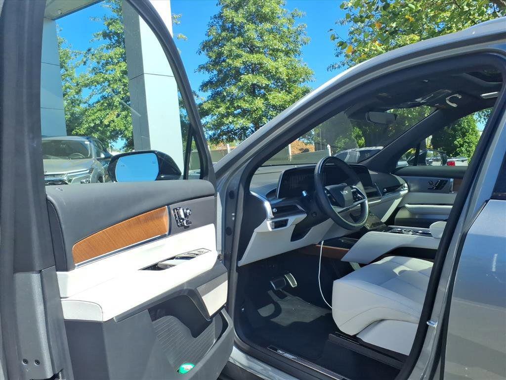 used 2026 Cadillac VISTIQ car, priced at $73,990