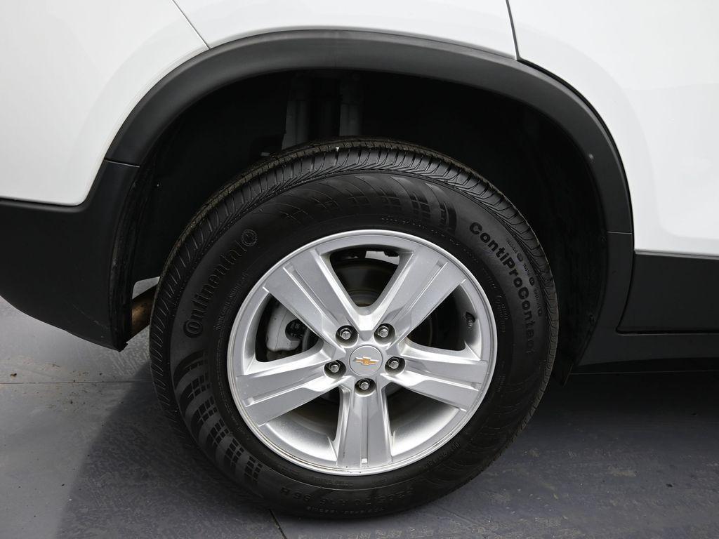 used 2022 Chevrolet Trax car, priced at $15,990