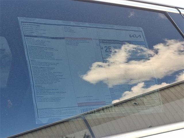 new 2025 Kia Sorento car, priced at $39,055