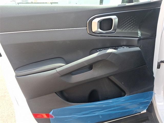 new 2025 Kia Sorento car, priced at $39,055