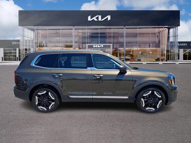 used 2024 Kia Telluride car, priced at $35,755