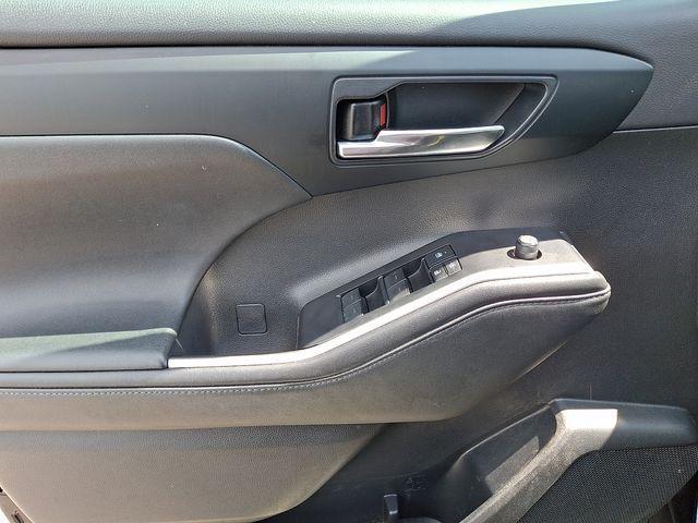 used 2020 Toyota Highlander car, priced at $26,523