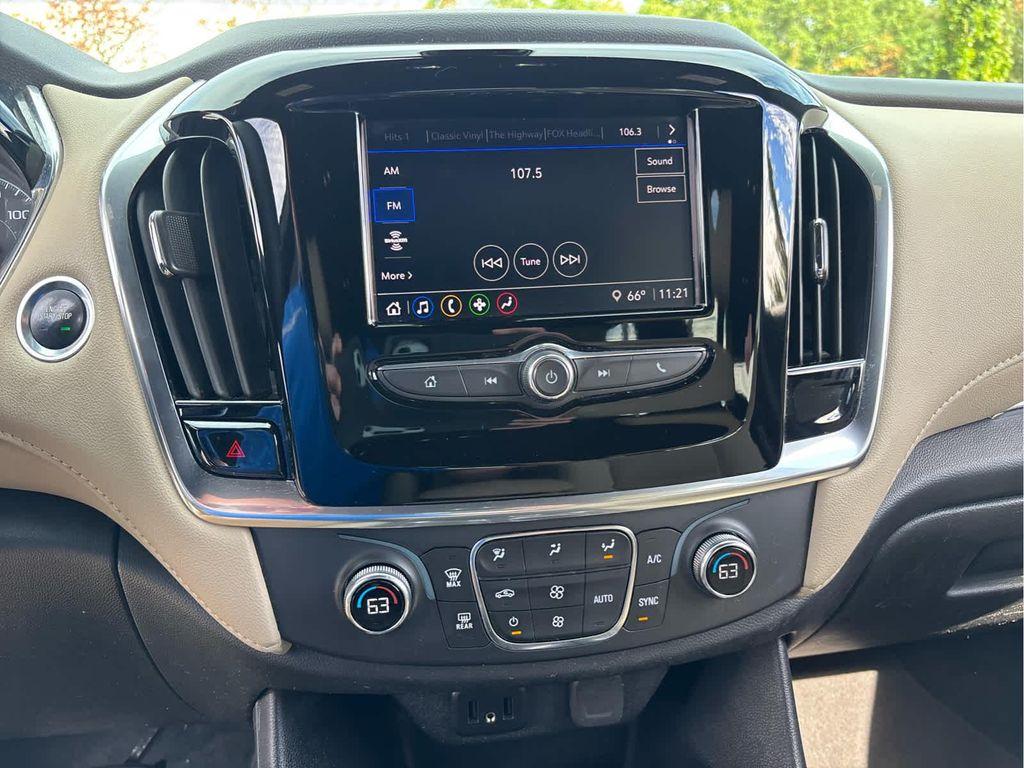 used 2023 Chevrolet Traverse car, priced at $18,300