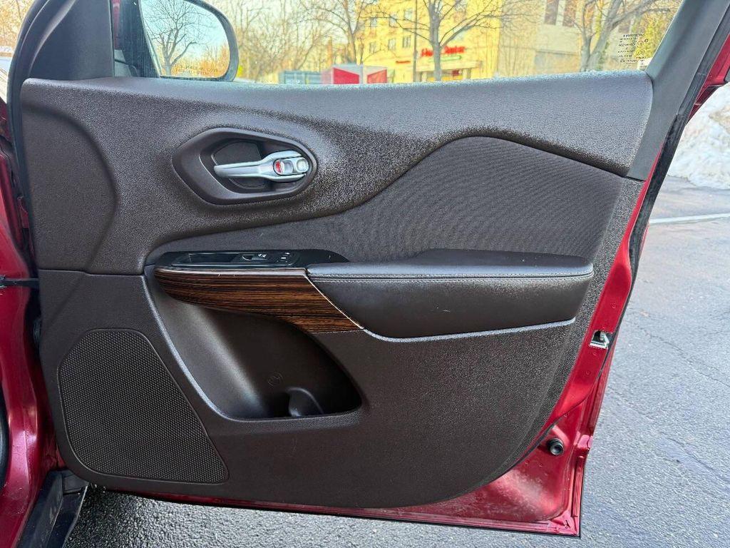 used 2014 Jeep Cherokee car, priced at $5,495