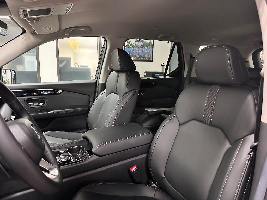 new 2025 Honda Pilot car, priced at $49,175