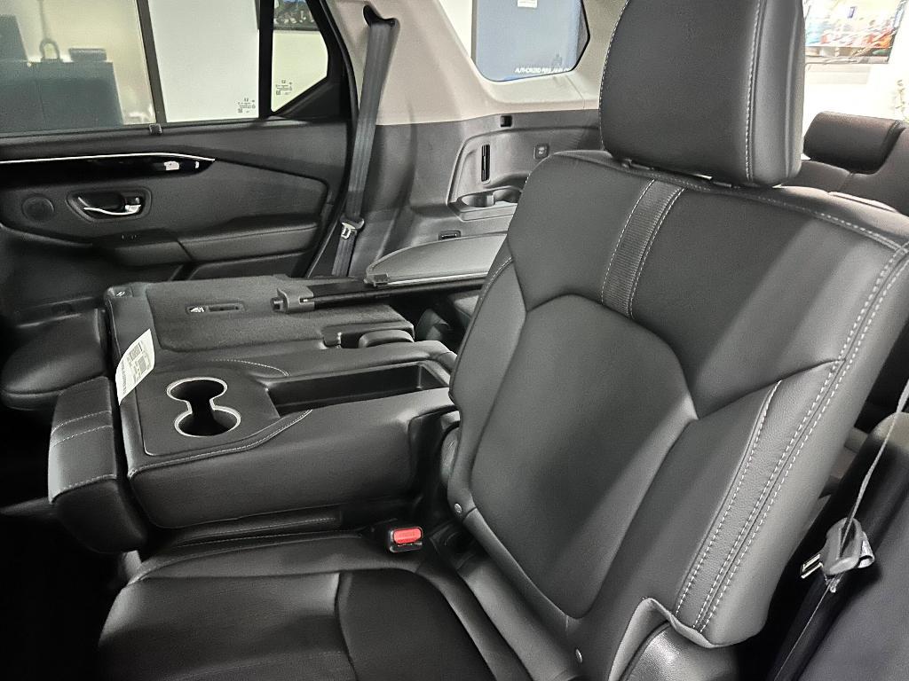 new 2025 Honda Pilot car, priced at $49,175