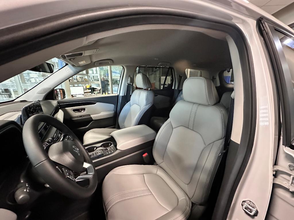 new 2025 Honda Pilot car, priced at $51,000