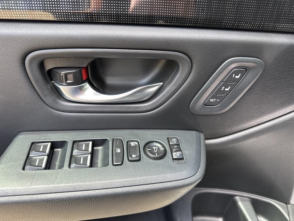 used 2023 Honda Pilot car, priced at $39,555