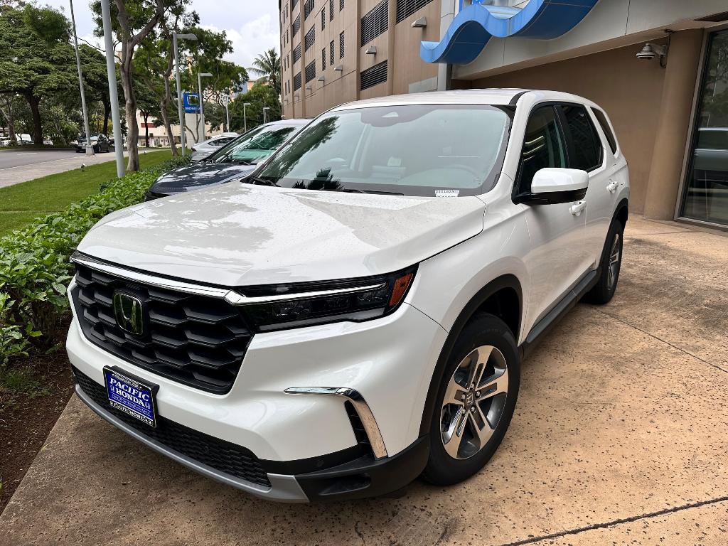 new 2025 Honda Pilot car, priced at $51,000