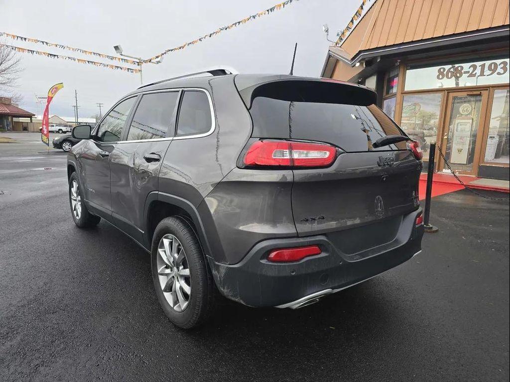 used 2018 Jeep Cherokee car, priced at $15,977