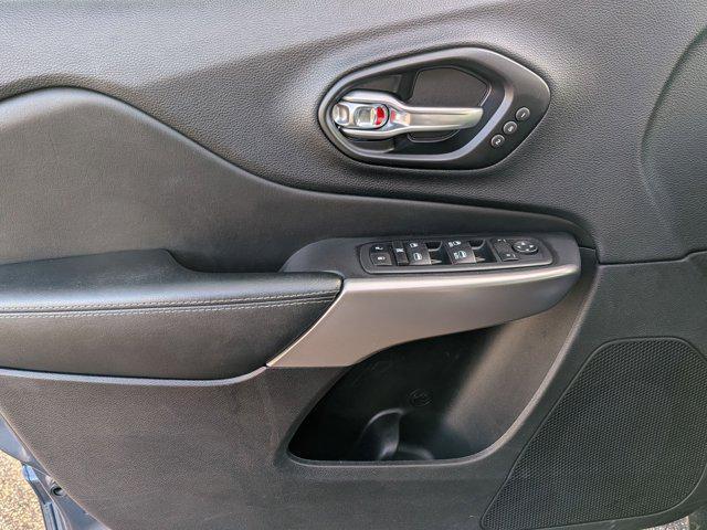 used 2021 Jeep Cherokee car, priced at $25,900