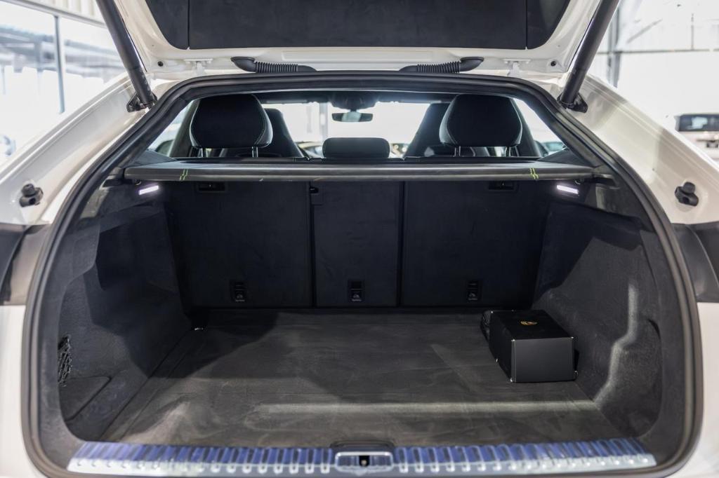 used 2024 Lamborghini Urus car, priced at $297,419