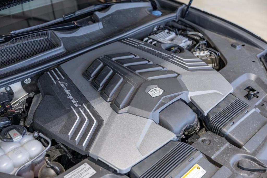 used 2019 Lamborghini Urus car, priced at $192,919