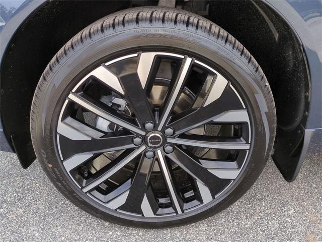 new 2026 Volvo XC60 car, priced at $60,095