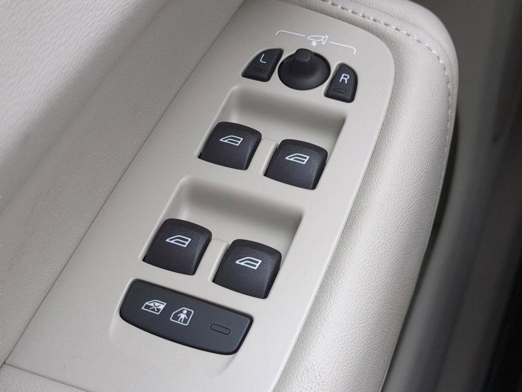 new 2026 Volvo XC60 car, priced at $65,702